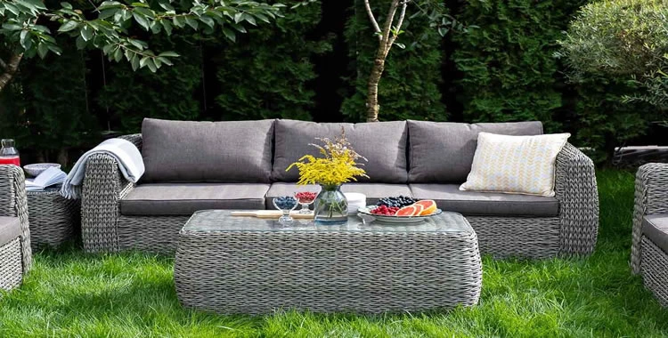 Sofa-Palace-Outdoor-Cushions:-Designed-for-Comfort,-Built-for-the-Outdoors